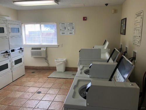 InTown Suites Extended Stay Dallas TX - Brookriver Drive - image 13