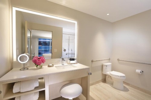 HALL Arts Hotel Dallas Curio Collection by Hilton - image 2