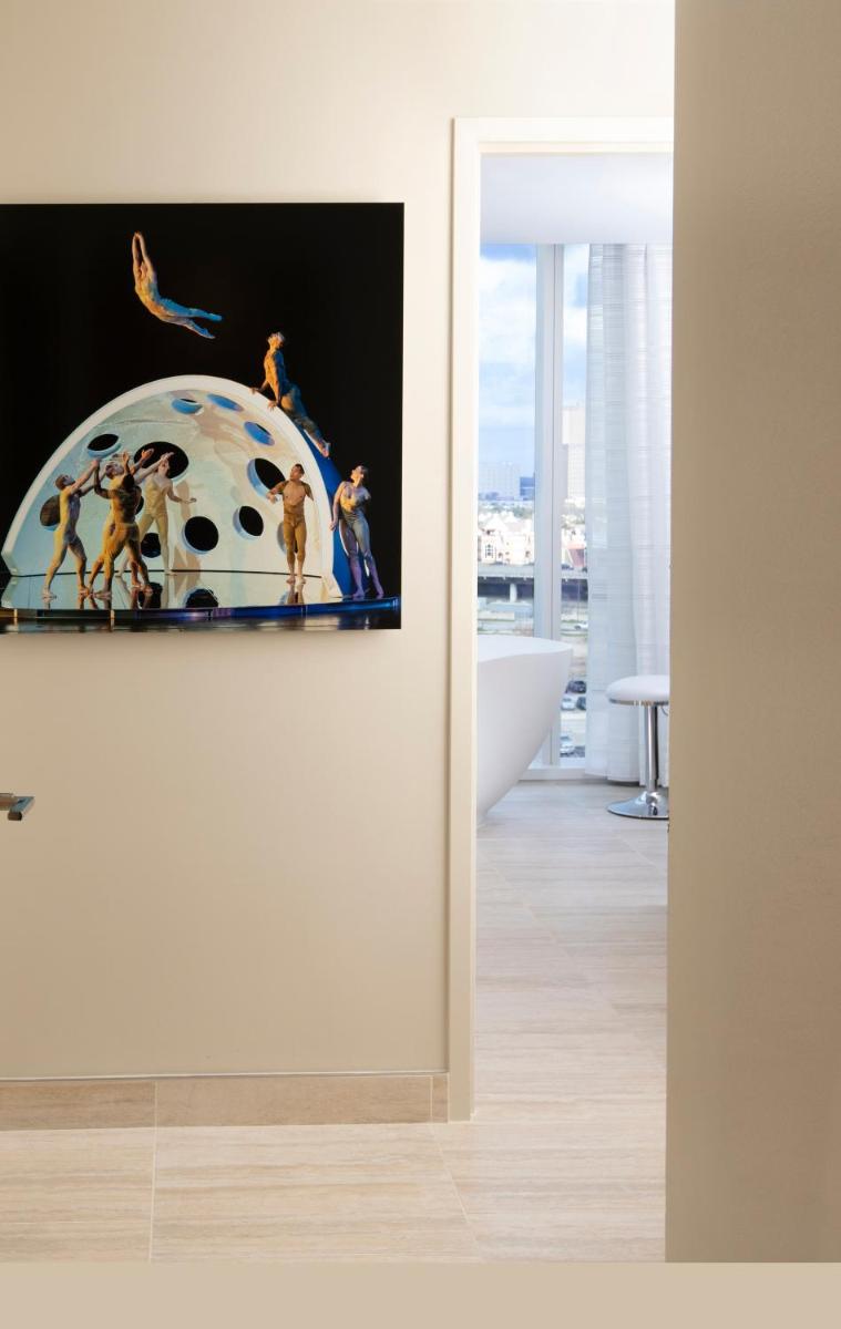 HALL Arts Hotel Dallas Curio Collection by Hilton - image 6