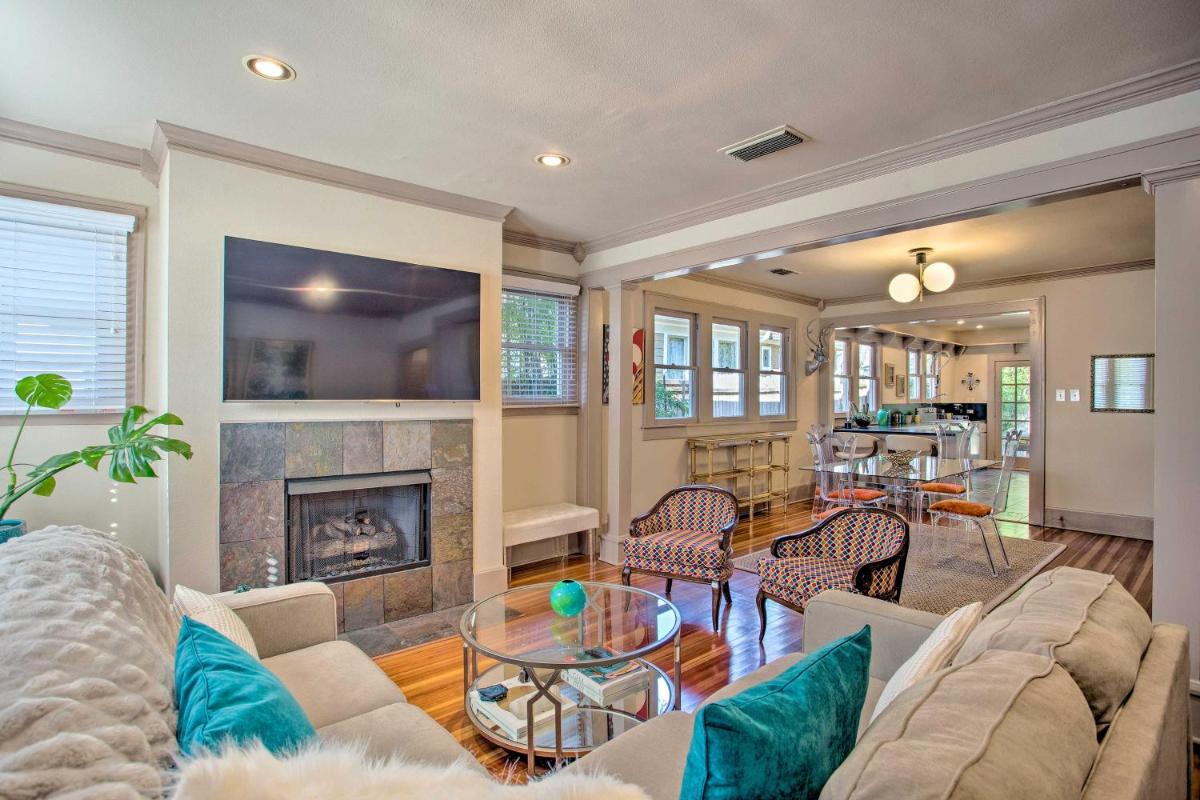 Couples Retreat with Deck Less Than 1 Mi to Lower Greenville! - main image