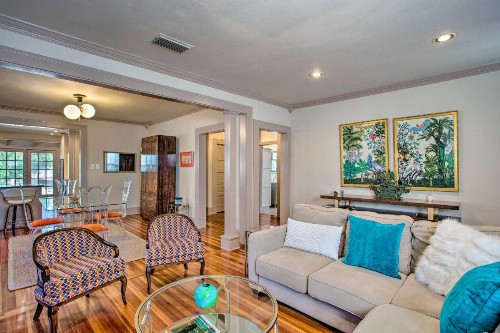 Couples Retreat with Deck Less Than 1 Mi to Lower Greenville! - image 11