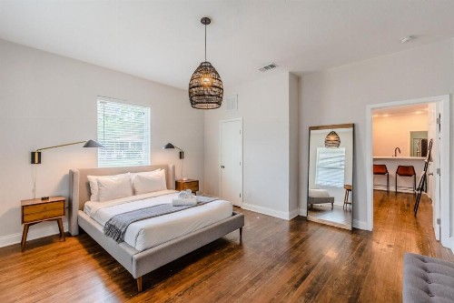 Abode Dallas - The Cedars Downtown - image 11