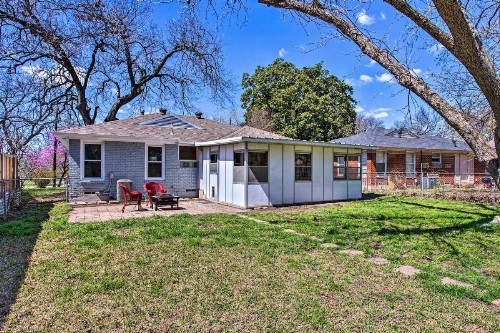 Darling Dallas Home with Fenced Yard and Fire Pit