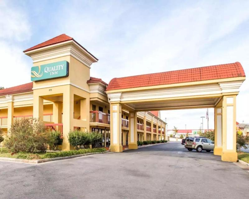 Quality Inn Dalton - image 5