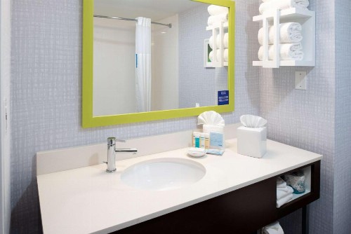Hampton Inn San Francisco - Daly City - image 3