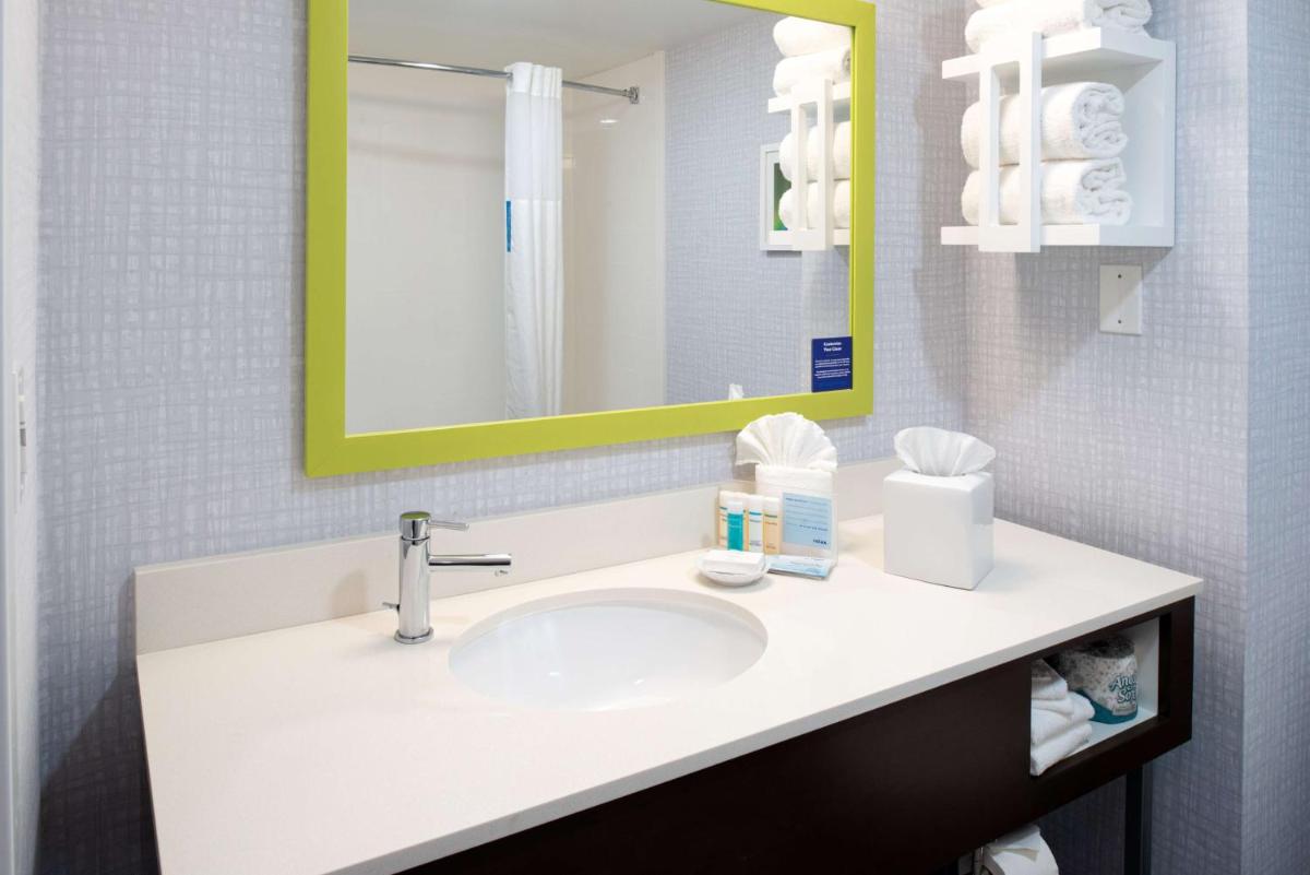 Hampton Inn San Francisco - Daly City - image 3