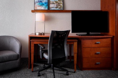 Courtyard by Marriott Fort Lauderdale Airport & Cruise Port - image 12