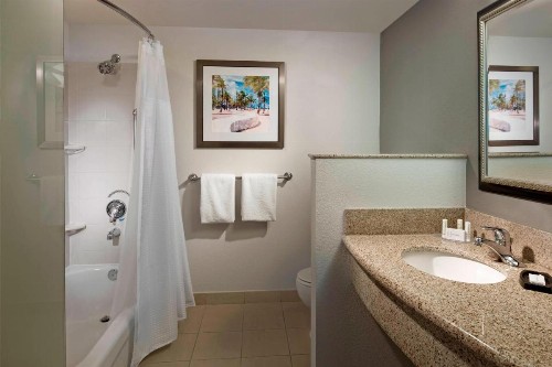 Courtyard by Marriott Fort Lauderdale Airport & Cruise Port - image 13