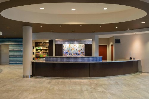 Courtyard by Marriott Fort Lauderdale Airport & Cruise Port - image 2