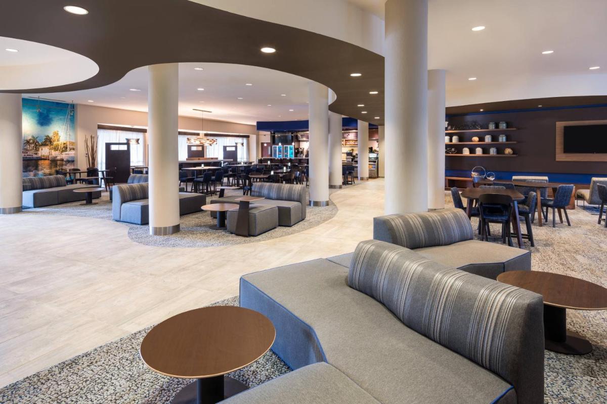 Courtyard by Marriott Fort Lauderdale Airport & Cruise Port - image 3