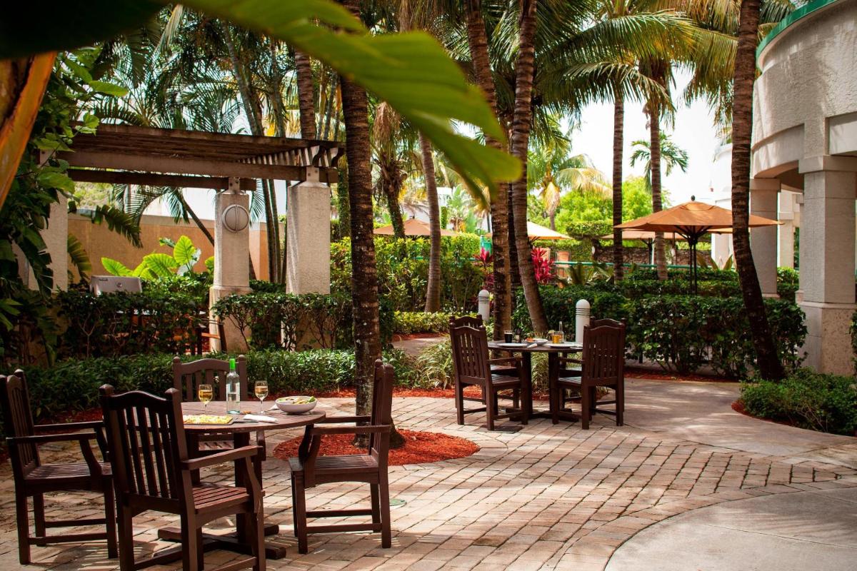 Courtyard by Marriott Fort Lauderdale Airport & Cruise Port - image 7
