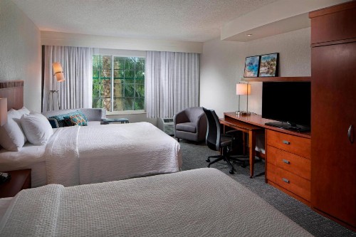 Courtyard by Marriott Fort Lauderdale Airport & Cruise Port - image 8