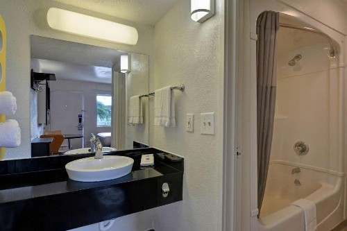 Motel 6 Dania Beach - image 20