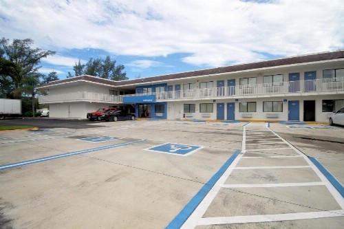 Motel 6 Dania Beach - image 25