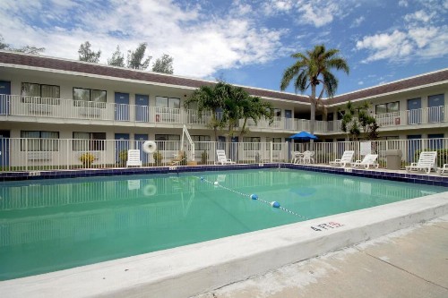 Motel 6 Dania Beach - image 31