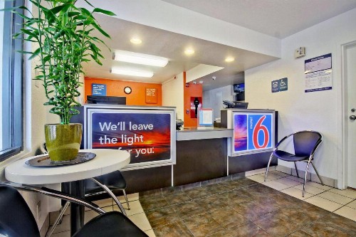 Motel 6 Dania Beach - image 32