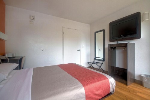 Motel 6 Dania Beach - image 37