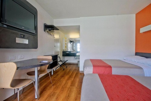 Motel 6 Dania Beach - image 39