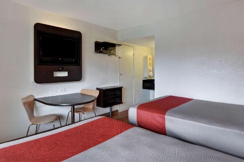 Motel 6 Dania Beach - image 4