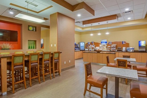 Holiday Inn Express Fort Lauderdale Airport South an IHG Hotel - image 3