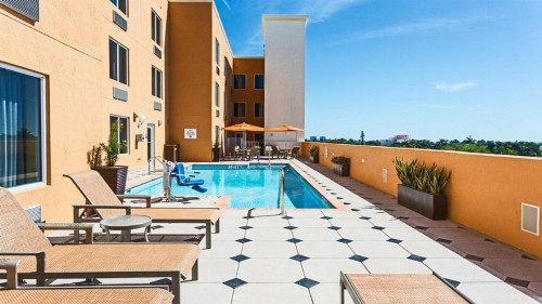 Holiday Inn Express Fort Lauderdale Airport South an IHG Hotel - image 33