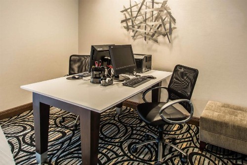 Comfort Suites Fort Lauderdale Airport South & Cruise Port - image 36