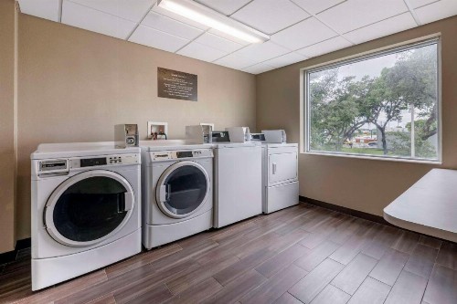 Comfort Suites Fort Lauderdale Airport South & Cruise Port - image 43