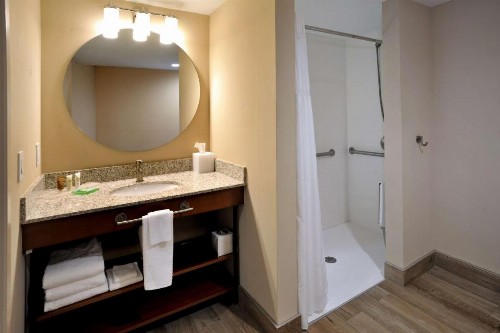 Hotel Dello Ft Lauderdale Airport Tapestry Collection by Hilton - image 12