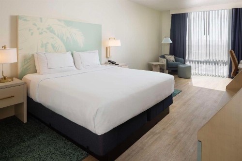 Hotel Dello Ft Lauderdale Airport Tapestry Collection by Hilton - image 2
