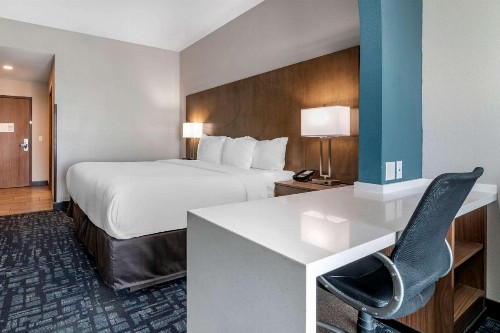 Comfort Suites Fort Lauderdale Airport & Cruise Port - image 10