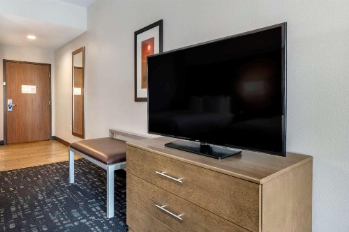 Comfort Suites Fort Lauderdale Airport & Cruise Port - image 11