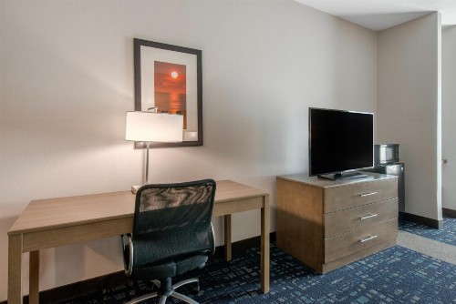 Comfort Suites Fort Lauderdale Airport & Cruise Port - image 12
