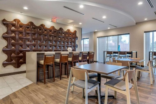 Comfort Suites Fort Lauderdale Airport & Cruise Port - image 13