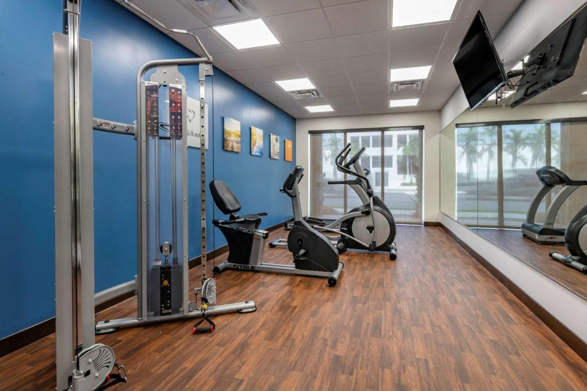 Comfort Suites Fort Lauderdale Airport & Cruise Port - image 3