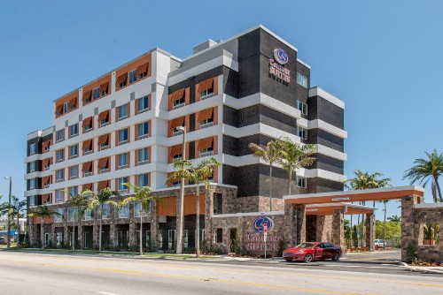Comfort Suites Fort Lauderdale Airport & Cruise Port - image 40