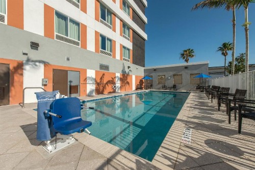 Comfort Suites Fort Lauderdale Airport & Cruise Port - image 41