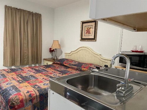 Shell Motel Hollywood - image 35