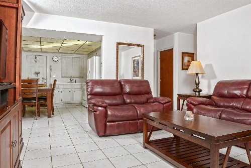 Shell Motel Hollywood - image 4