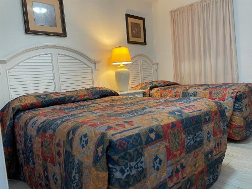 Shell Motel Hollywood - image 40