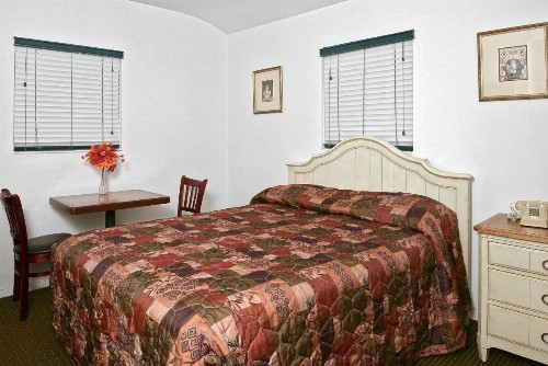 Shell Motel Hollywood - image 41