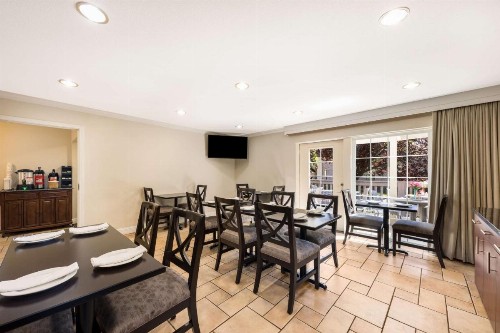 Best Western Danville Sycamore Inn - image 12