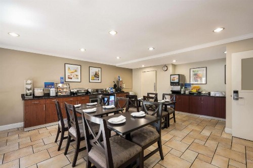 Best Western Danville Sycamore Inn - image 4