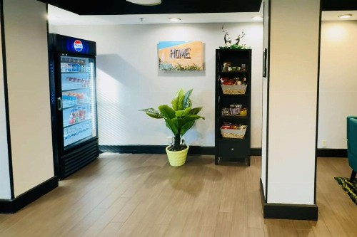 Quality Inn - image 17