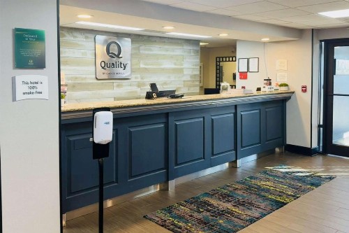 Quality Inn - image 21