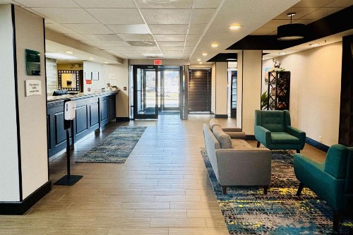 Quality Inn - image 22