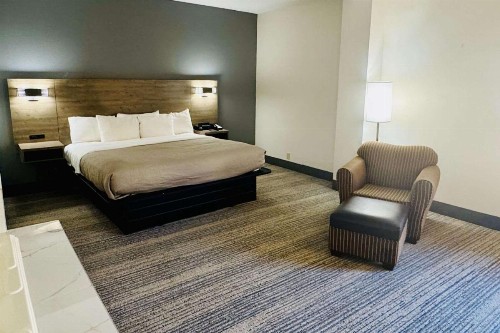 Quality Inn - image 30