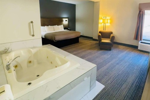 Quality Inn - image 33