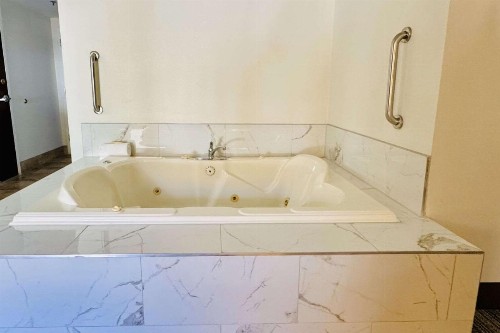 Quality Inn - image 34