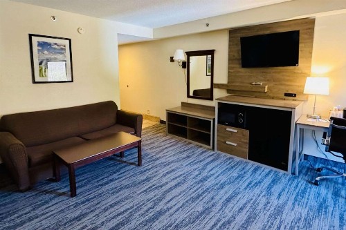 Quality Inn - image 35