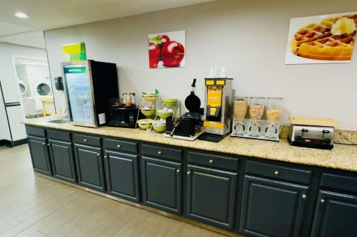 Quality Inn - image 50